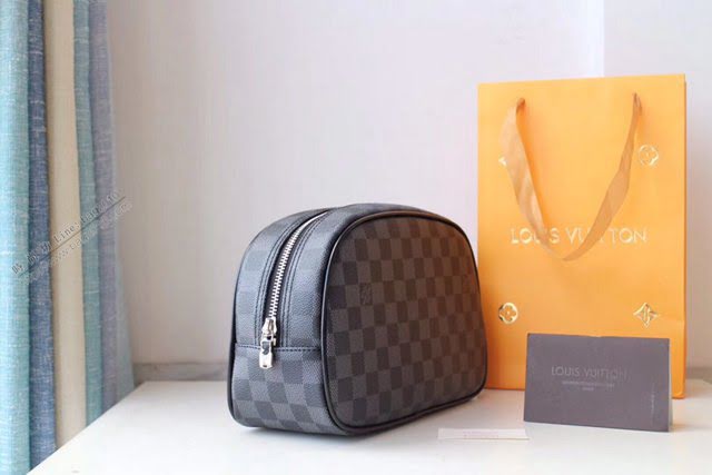 lv盥洗包 M47527 特大號的化妝包 lv黑格雙拉鏈收納包  lvqb1479